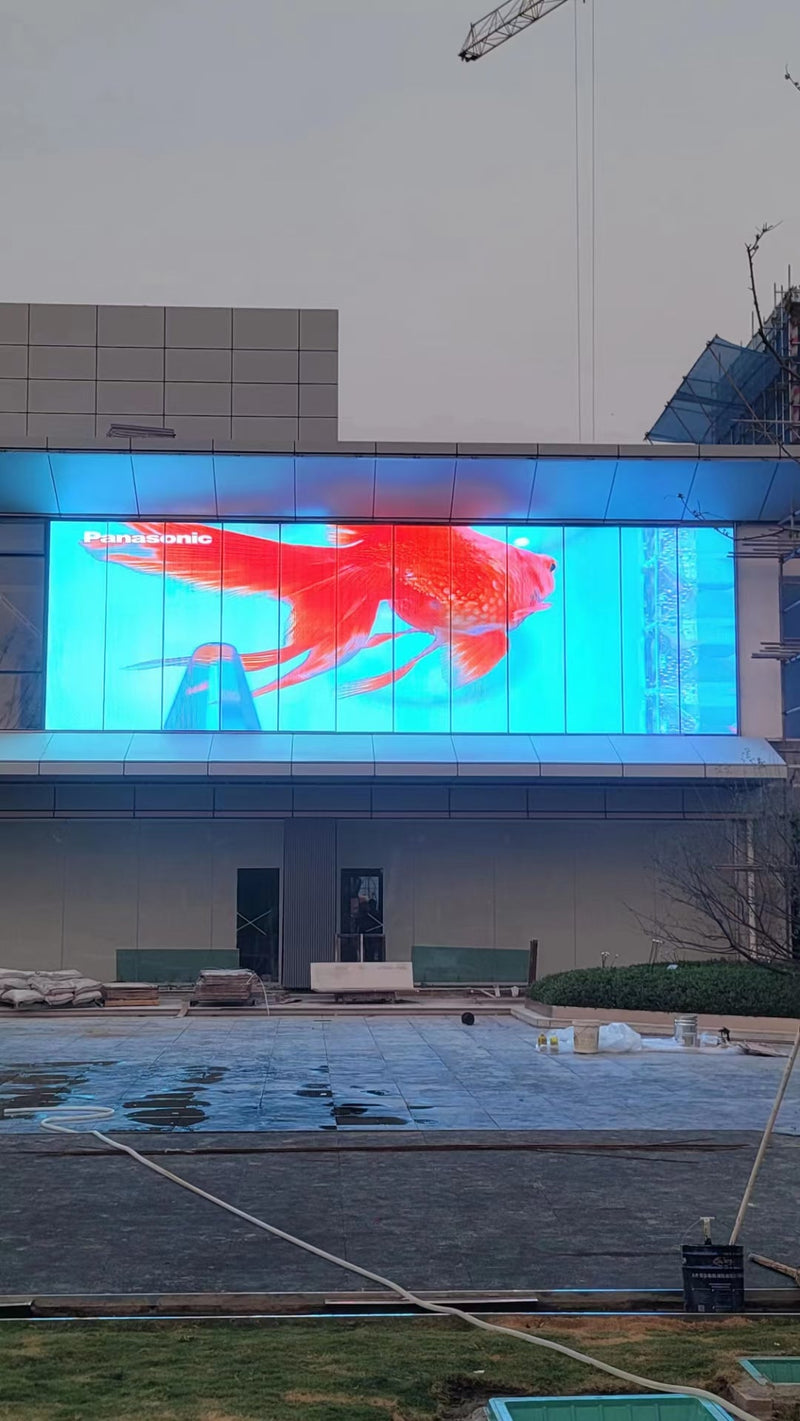 Berlin Luxury Retail Transparent LED Window Display - Germany